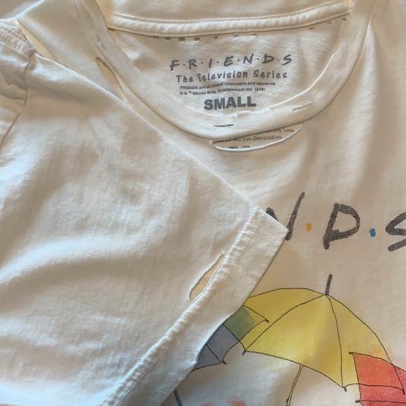 BUNDLE of friends shirts - Picture 3 of 3